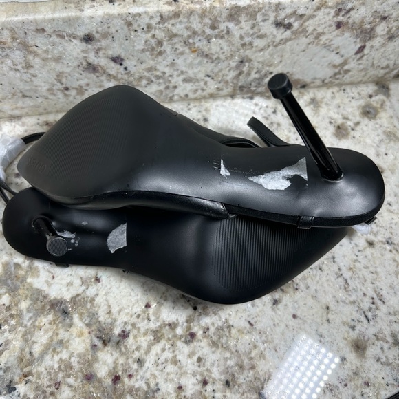 GUESS Black Strappy Staton Pointy Toe Stiletto  Heel Pumps 11M NEW - Picture 10 of 10